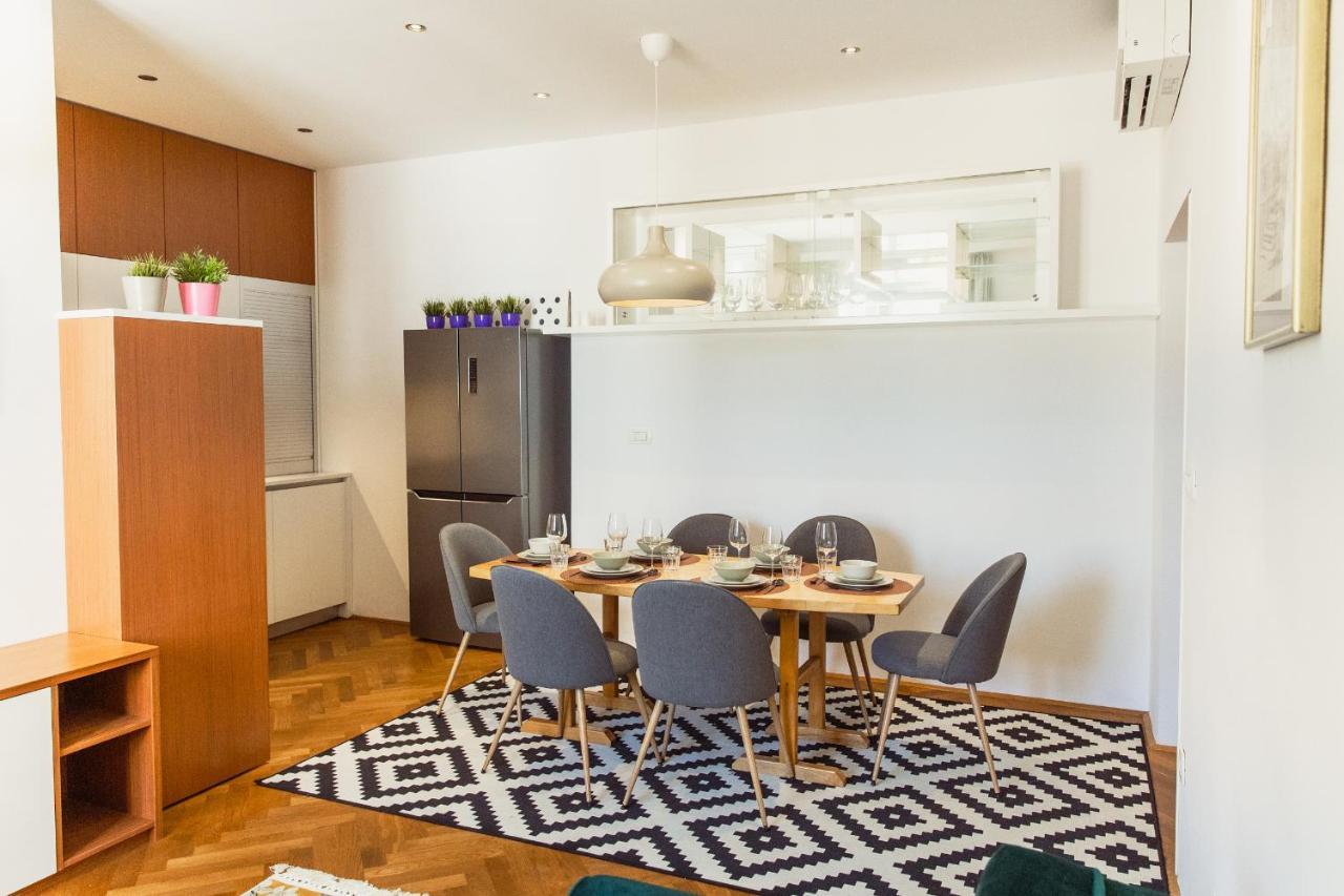 Top Location City Centre Condo In Historic Building With Free Garage Parking Ljubljana Eksteriør billede