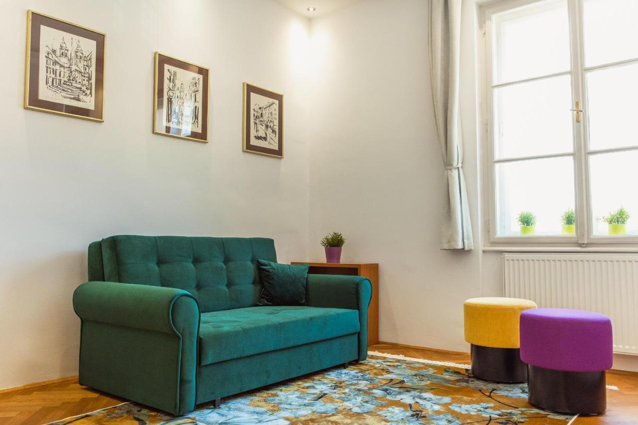 Top Location City Centre Condo In Historic Building With Free Garage Parking Ljubljana Eksteriør billede