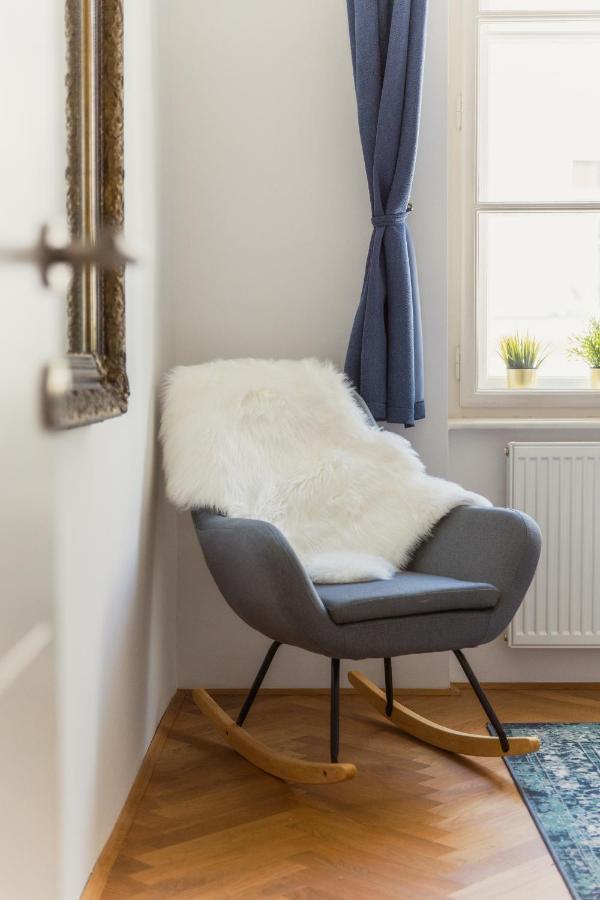 Top Location City Centre Condo In Historic Building With Free Garage Parking Ljubljana Eksteriør billede