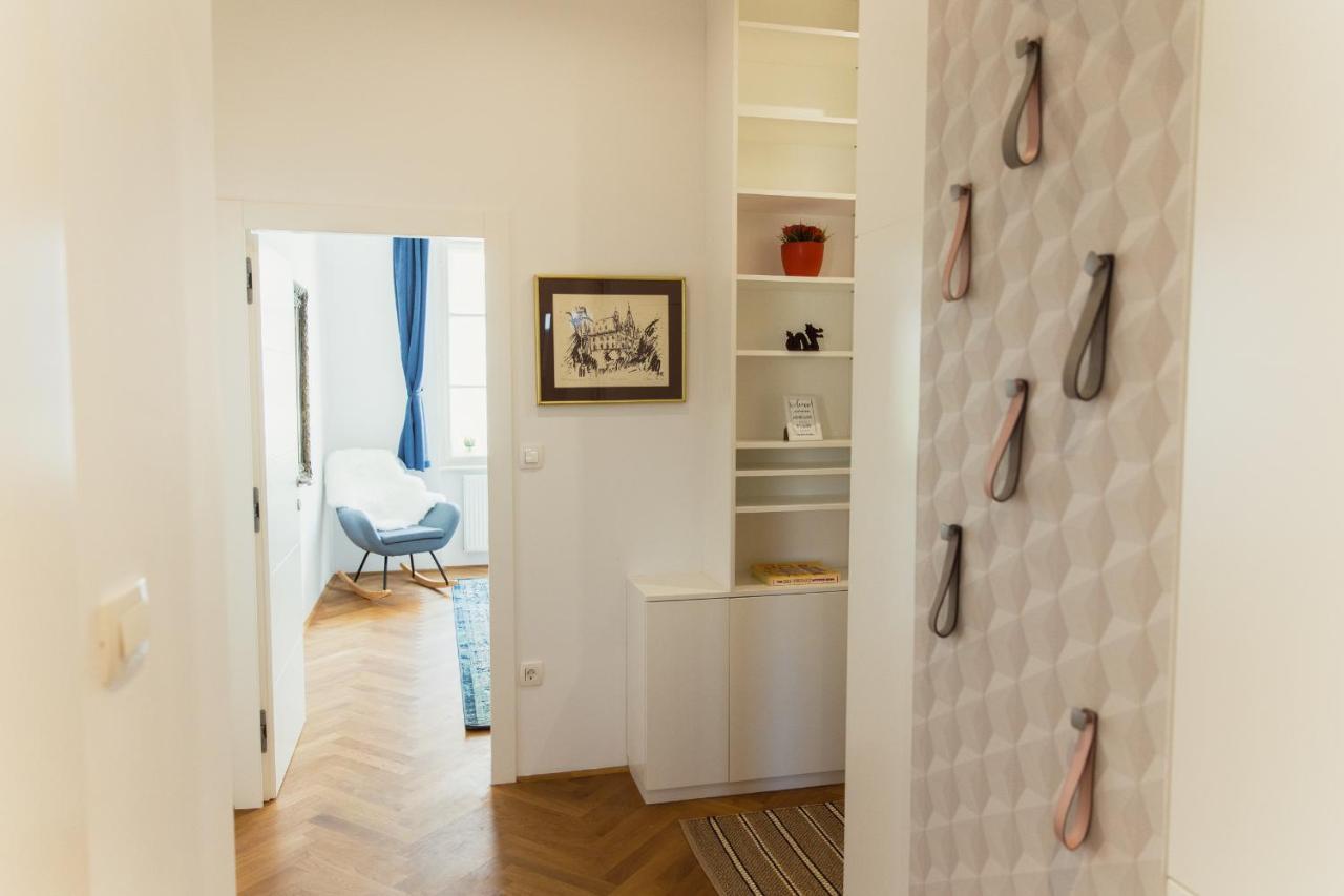 Top Location City Centre Condo In Historic Building With Free Garage Parking Ljubljana Eksteriør billede