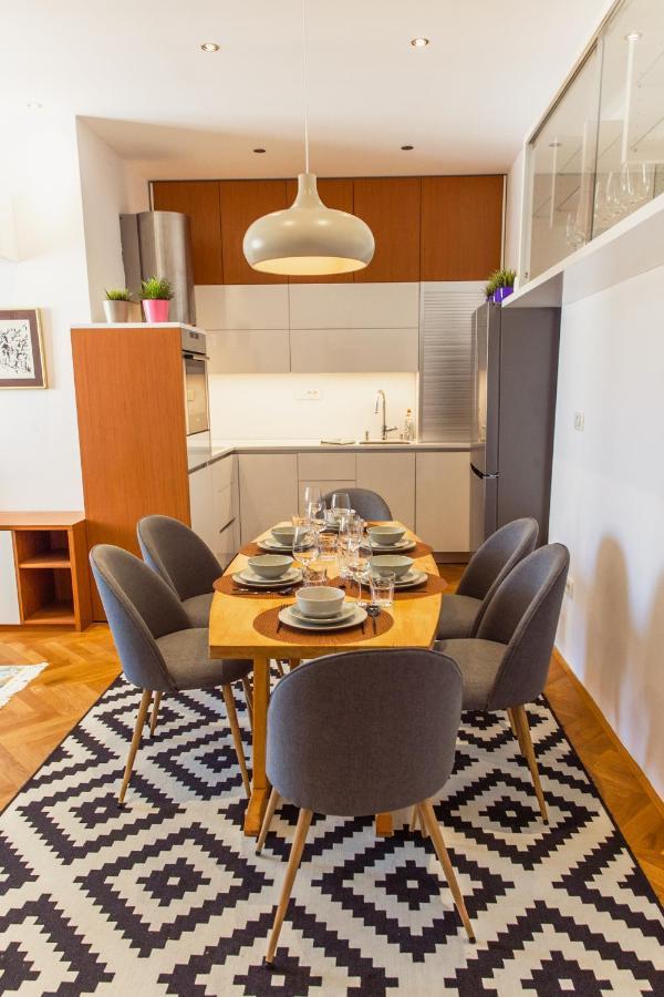 Top Location City Centre Condo In Historic Building With Free Garage Parking Ljubljana Eksteriør billede